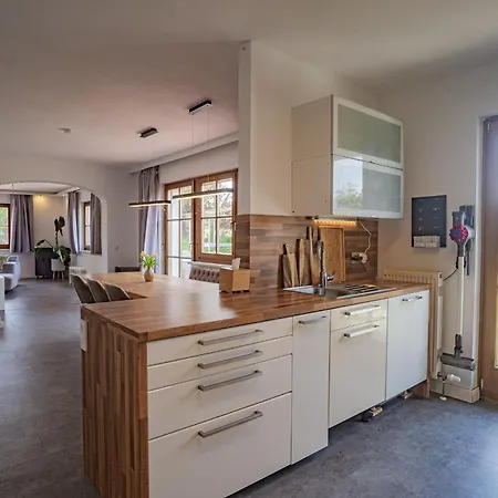 Villa Mit Pool Und Garten *