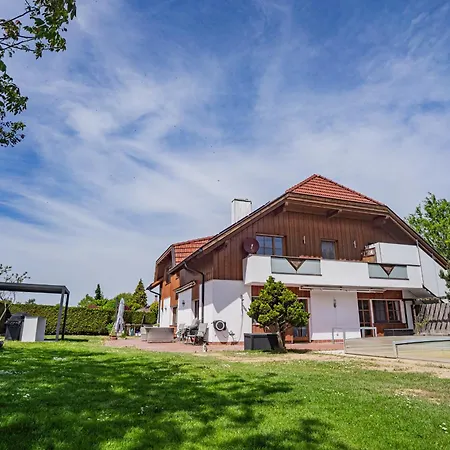 Villa Mit Pool Und Garten Thalheim bei Wels