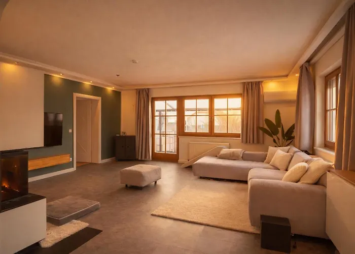 Mit Pool Und Garten Villa *