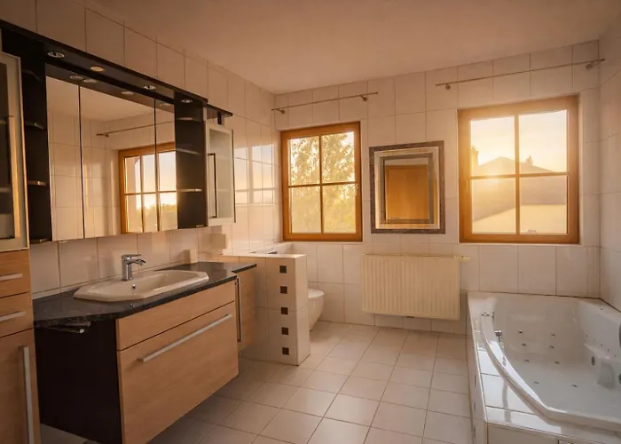 Mit Pool Und Garten *